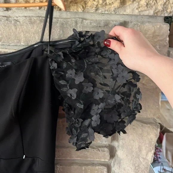 Xscape "MELANIE" 3D FLORAL SLEEVE SCUBA CREPE GOWN Black Size 16 - Picture 10 of 16